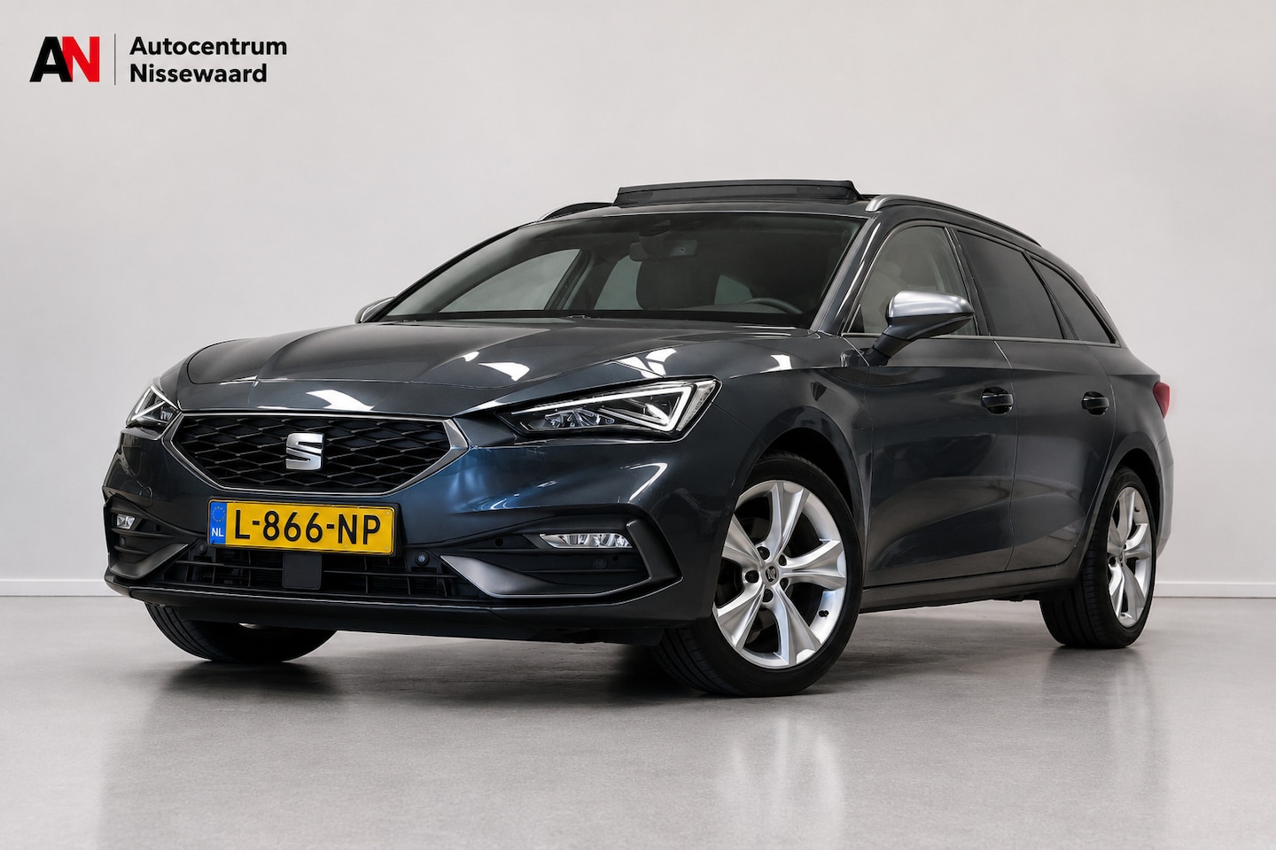 SEAT Leon Sportstourer - 1.5 eTSI FR Business Intense |Panoramadak - AutoWereld.nl