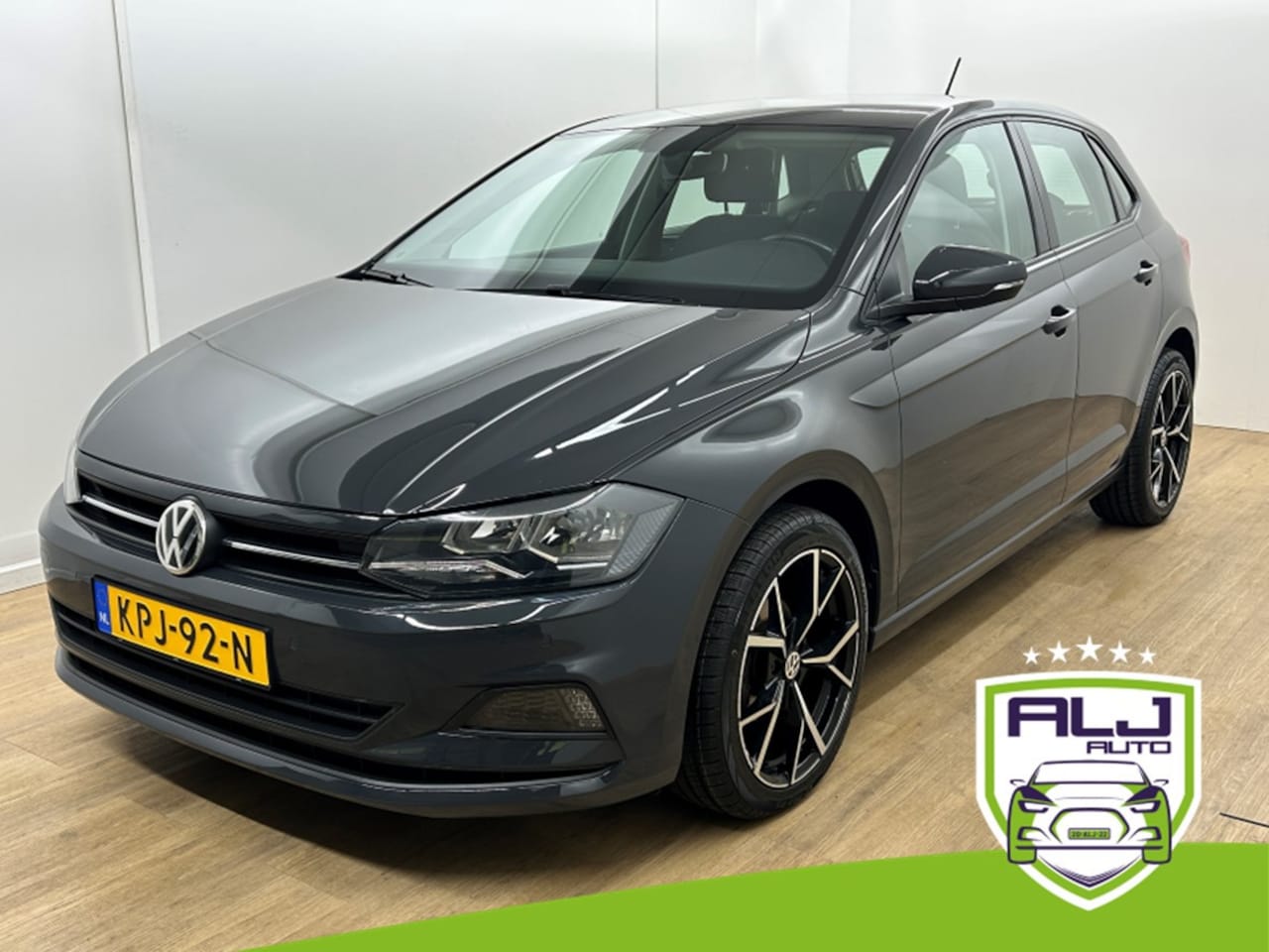 Volkswagen Polo - Occasion 1.0 MPI Trendline | Grijs | Tweedehands Volkswagen polo | Airco | Cruise | Carpla - AutoWereld.nl