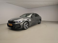 BMW 3-serie - 320e | M-Sportpakket | LED | Navigatie | Active cruise | Schuifdak | Sportstoelen | DAB |