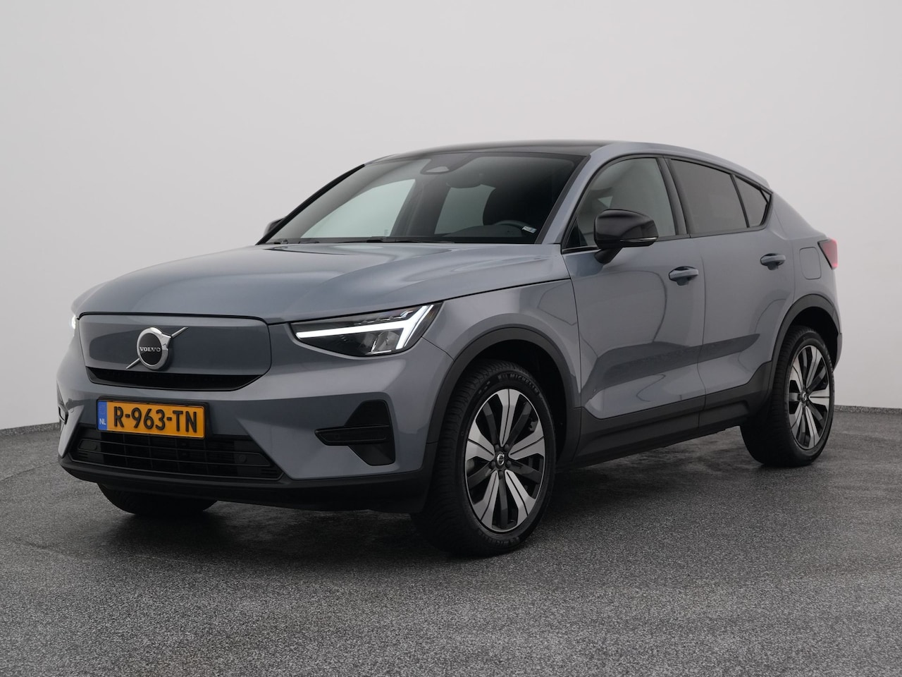 Volvo C40 - Recharge Core 69 kWh | PANO | CAMERA | STOEL- EN STUURVERW. - AutoWereld.nl