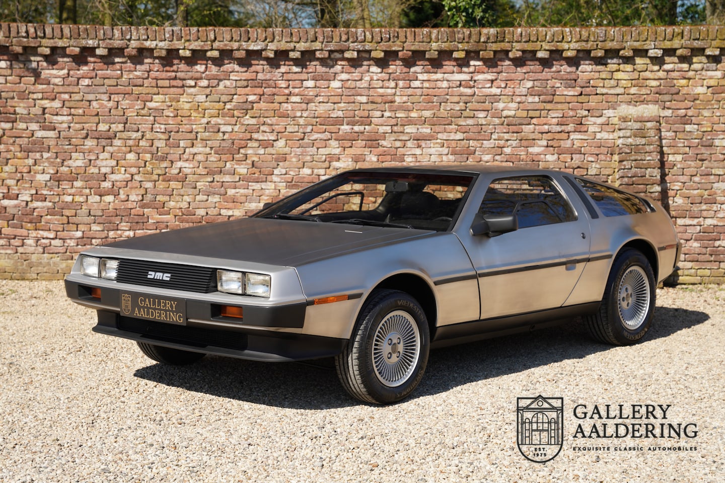 DeLorean DMC - DMC-12 "Time hasn't caught up with the car" Famous for its heritage - the materials used - - AutoWereld.nl