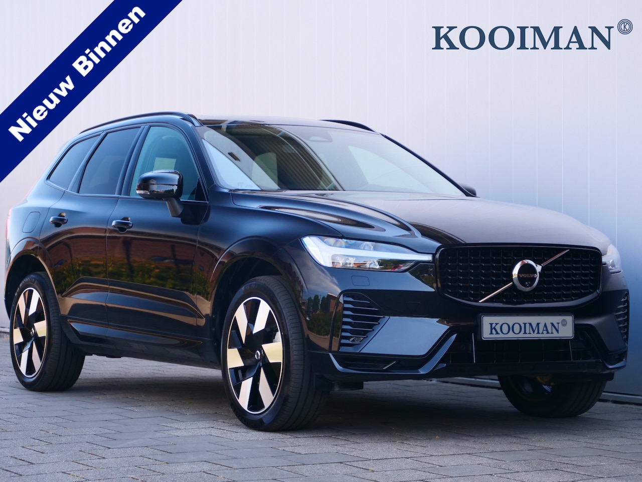 Volvo XC60 - 2.0 T8 Plug-in hybrid AWD Plus Dark 455 Pk Automaat Navi / DAB / Leer / Camera / 20 inch / - AutoWereld.nl