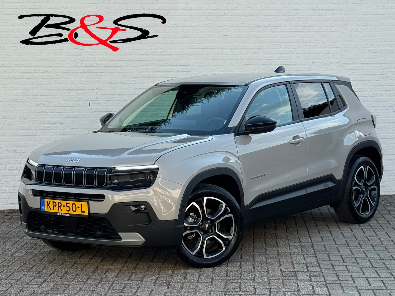 Jeep Avenger - Summit 54 kWh SOH 96% Clima Camera Carplay Adaptive Cruise PDC voor en achter Half Leder - AutoWereld.nl
