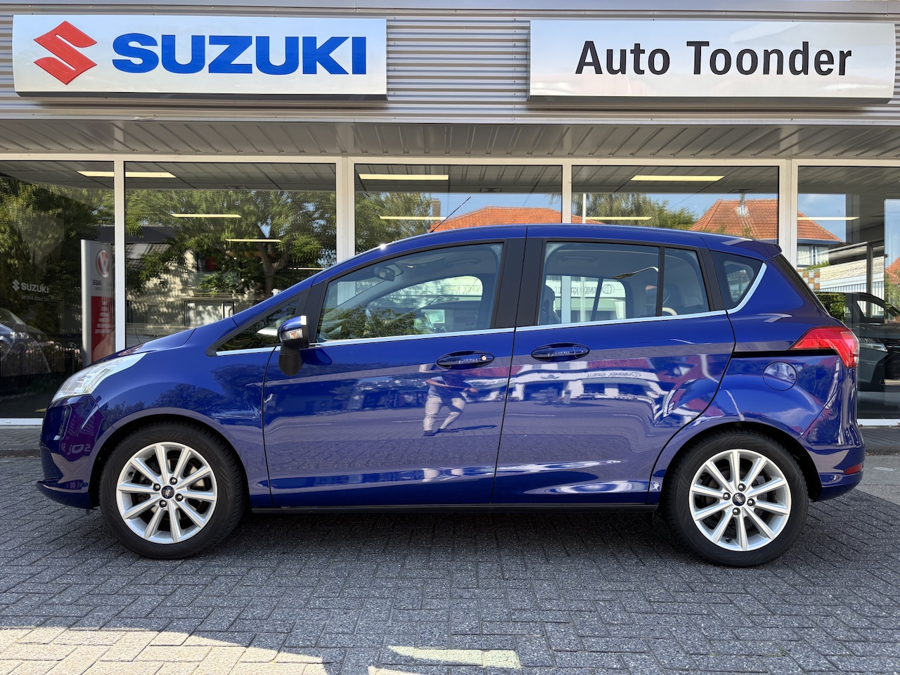 Ford B-Max - 1.0 EcoBoost Titanium | Trekhaak | Cruise | Climate | Camera - AutoWereld.nl