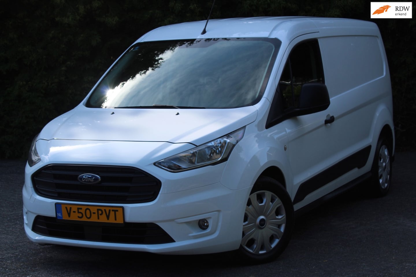 Ford Transit Connect - 1.0 Ecoboost L2 Trend 100PK | Airco | Trekhaak | Elektrische ramen - AutoWereld.nl