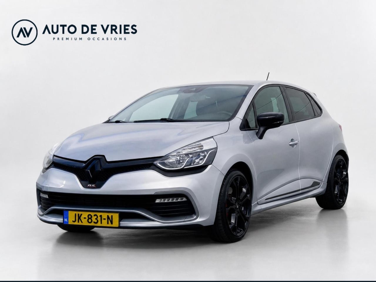 Renault Clio - 1.6 200pk R.S. Monaco GP Automaat | Airco | Navigatie | Camera | 18" RS Velgen - AutoWereld.nl