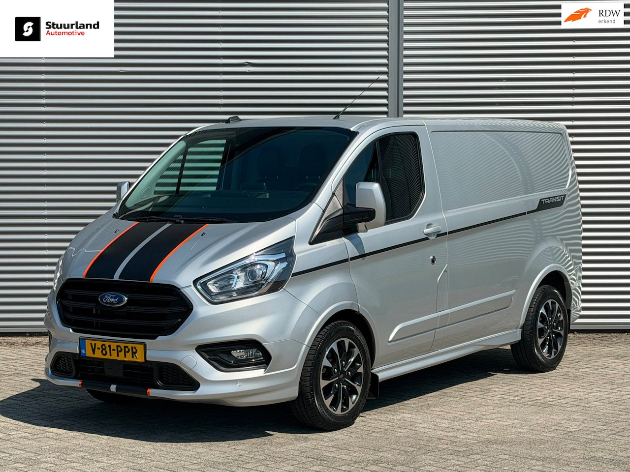 Ford Transit Custom - 320 2.0 TDCI L1H1 Sport 170pk AUT Airco/ Navi/ Camera/ Trekhaak/ 3 zits/ - AutoWereld.nl