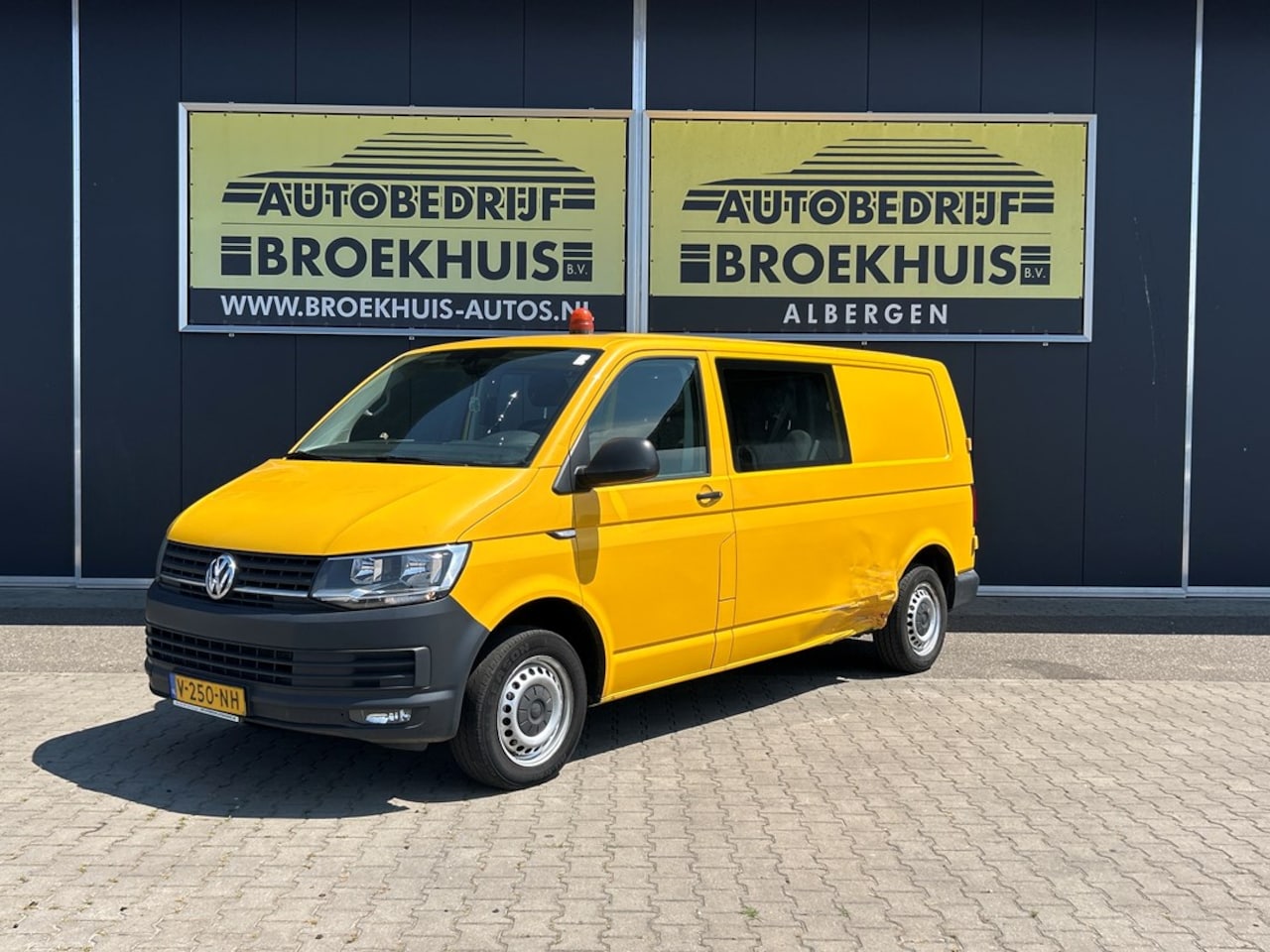 Volkswagen Transporter - 2.0 TDI L2H1 DC Comfortline Plus 2.0 TDI L2H1 DC Comfortline Plus - AutoWereld.nl