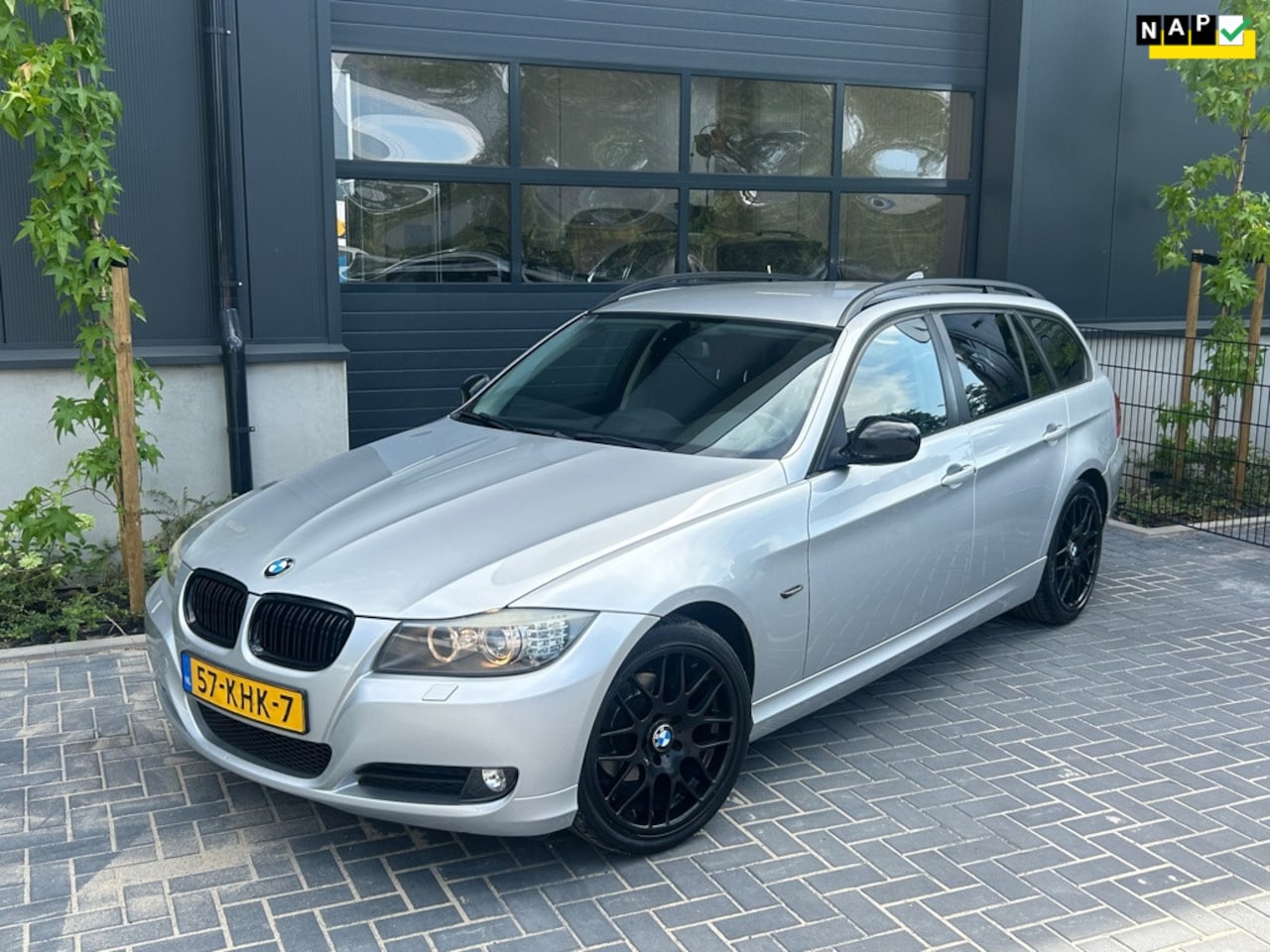 BMW 3-serie Touring - 316i | Carplay | Trekhaak | PDC | Clima | Cruise | Isofix - AutoWereld.nl