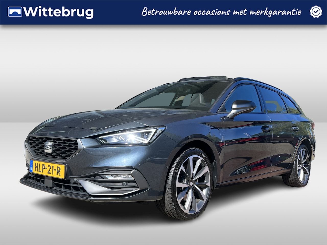 SEAT Leon Sportstourer - 1.4 TSI 204pk eHybrid PHEV FR DSG Automaat / Panorama dak / Memory / Full Led / Suede bekl - AutoWereld.nl