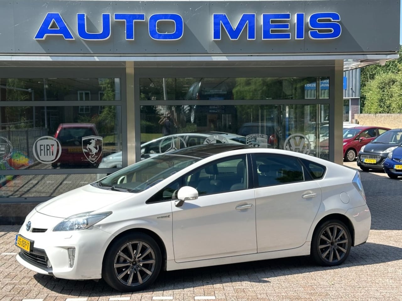 Toyota Prius - 1.8 DYNAMIC Busniess Automaat Navi Panorama Cruise - AutoWereld.nl