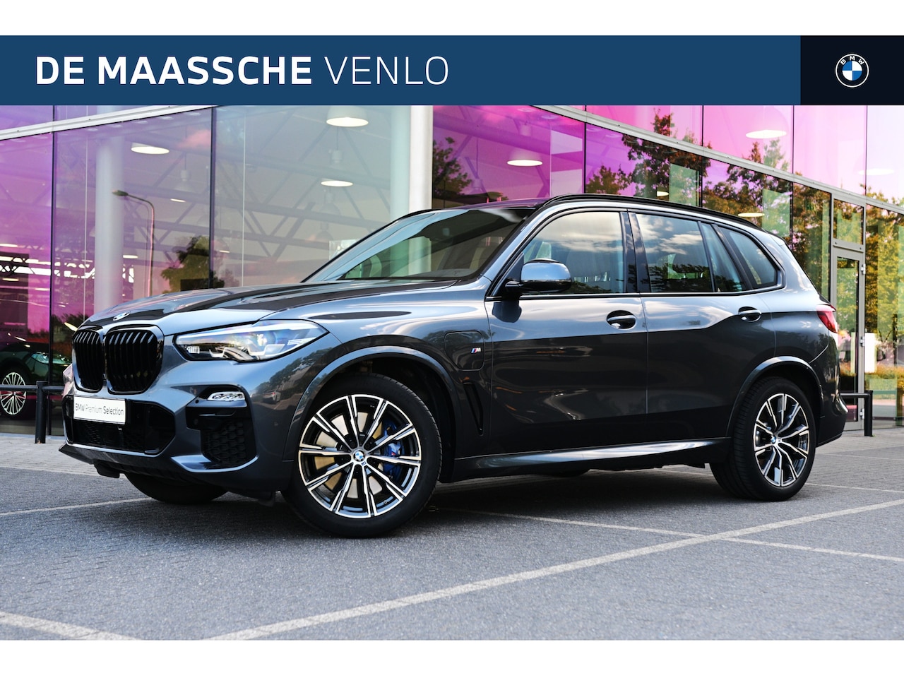 BMW X5 - xDrive45e M Sport High Executive Automaat / Trekhaak / Panoramadak / Comfortstoelen / Head - AutoWereld.nl