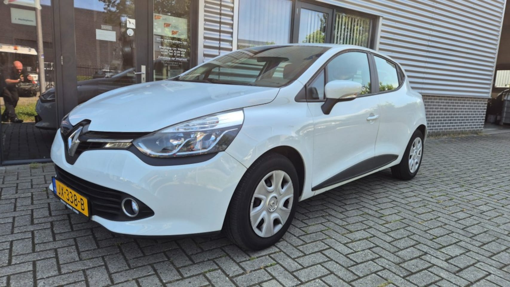Renault Clio - 0.9TCe Expression AIRCO NAVI CRUISE CONTROL 48000KM MAP - AutoWereld.nl