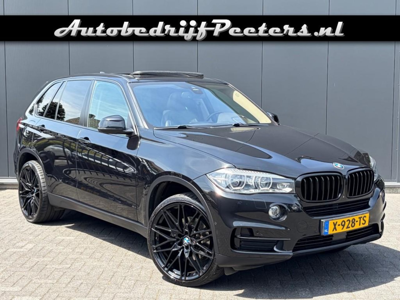 BMW X5 - xDrive35i Pano HUD ACC Night vision File-assistent Camera Carplay 22inch - AutoWereld.nl