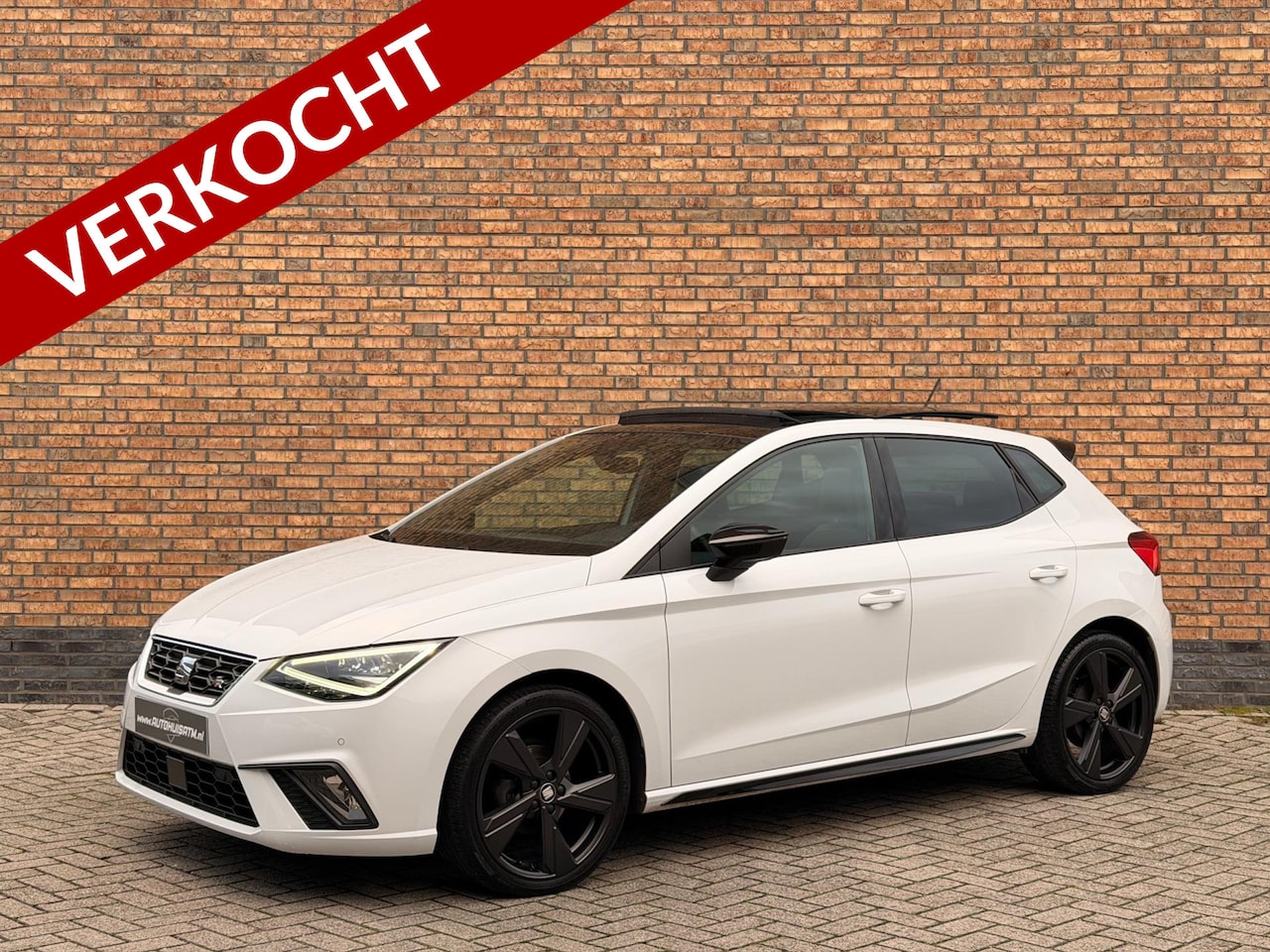 SEAT Ibiza - 1.0 TSI FR Black Edition Pano Cruise Led Cam Stoelvw Alca Climatr - AutoWereld.nl
