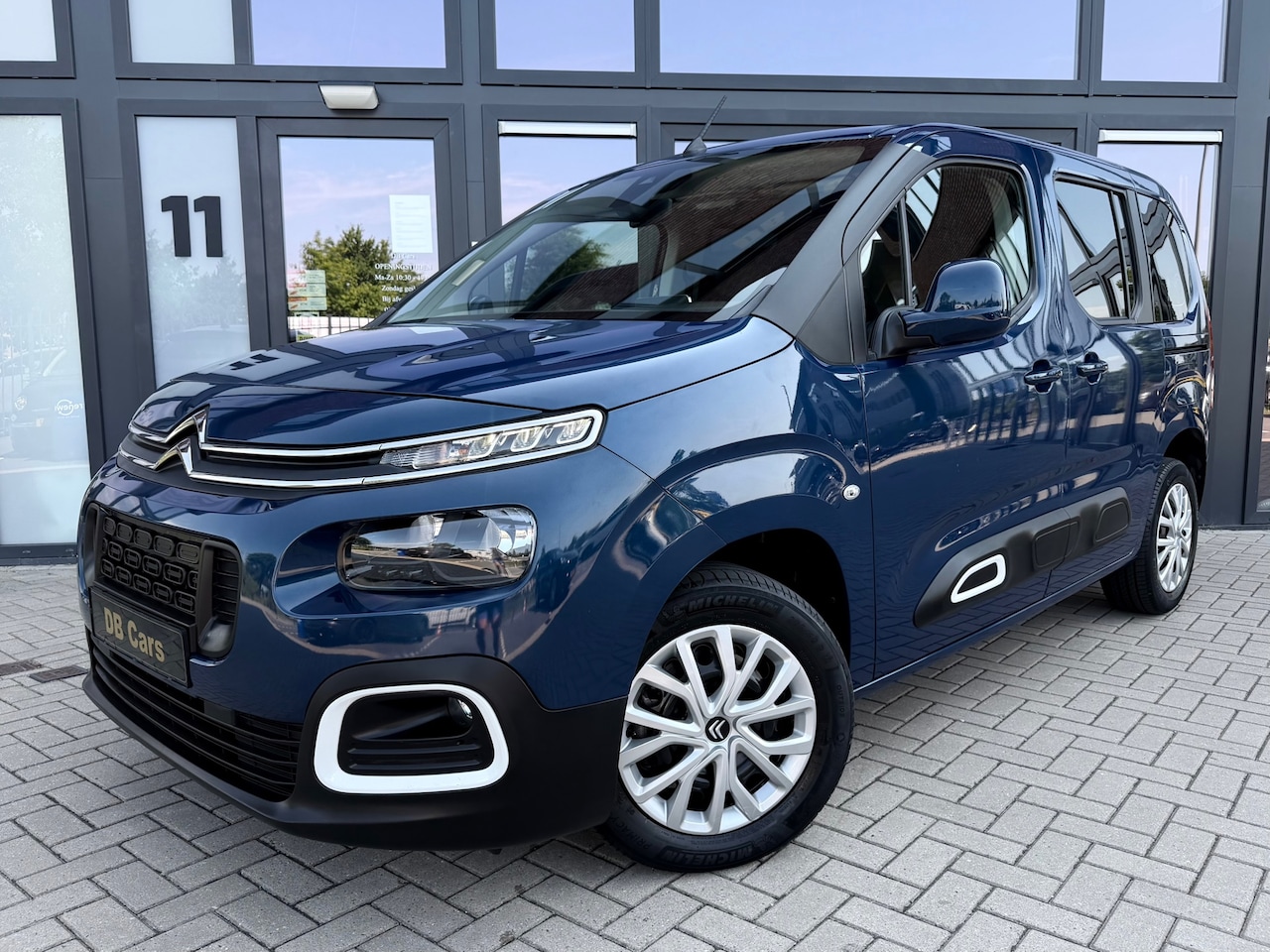 Citroën Berlingo - 1.2,130PK,7 PERSOONS,AUTOMAAT,APPLE CARPLAY - AutoWereld.nl