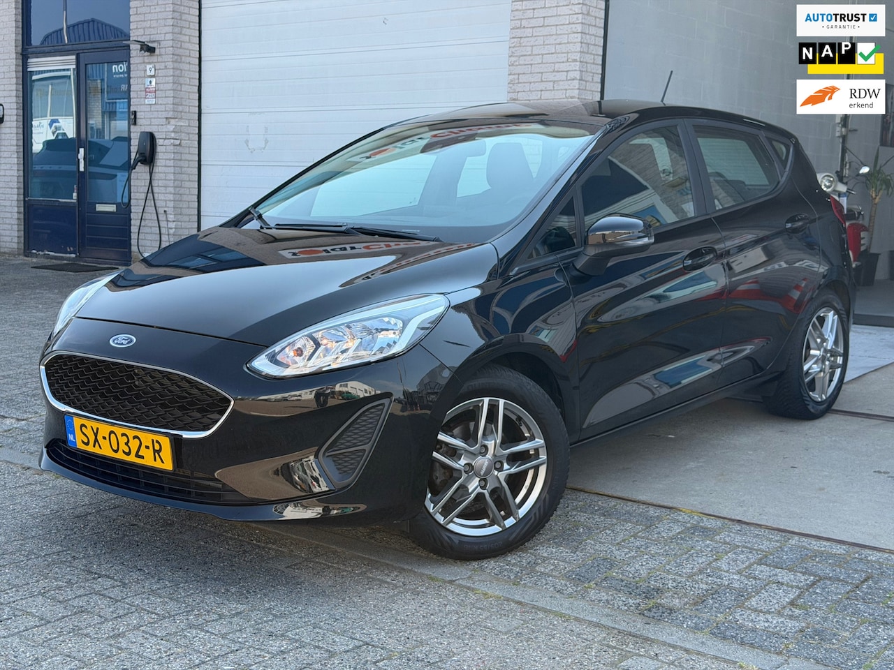 Ford Fiesta - 1.1 Trend/ nap/ 3e EIG/ dealeronderhouden/ 1jaar apk/ zeer nette auto/ volle opties. - AutoWereld.nl