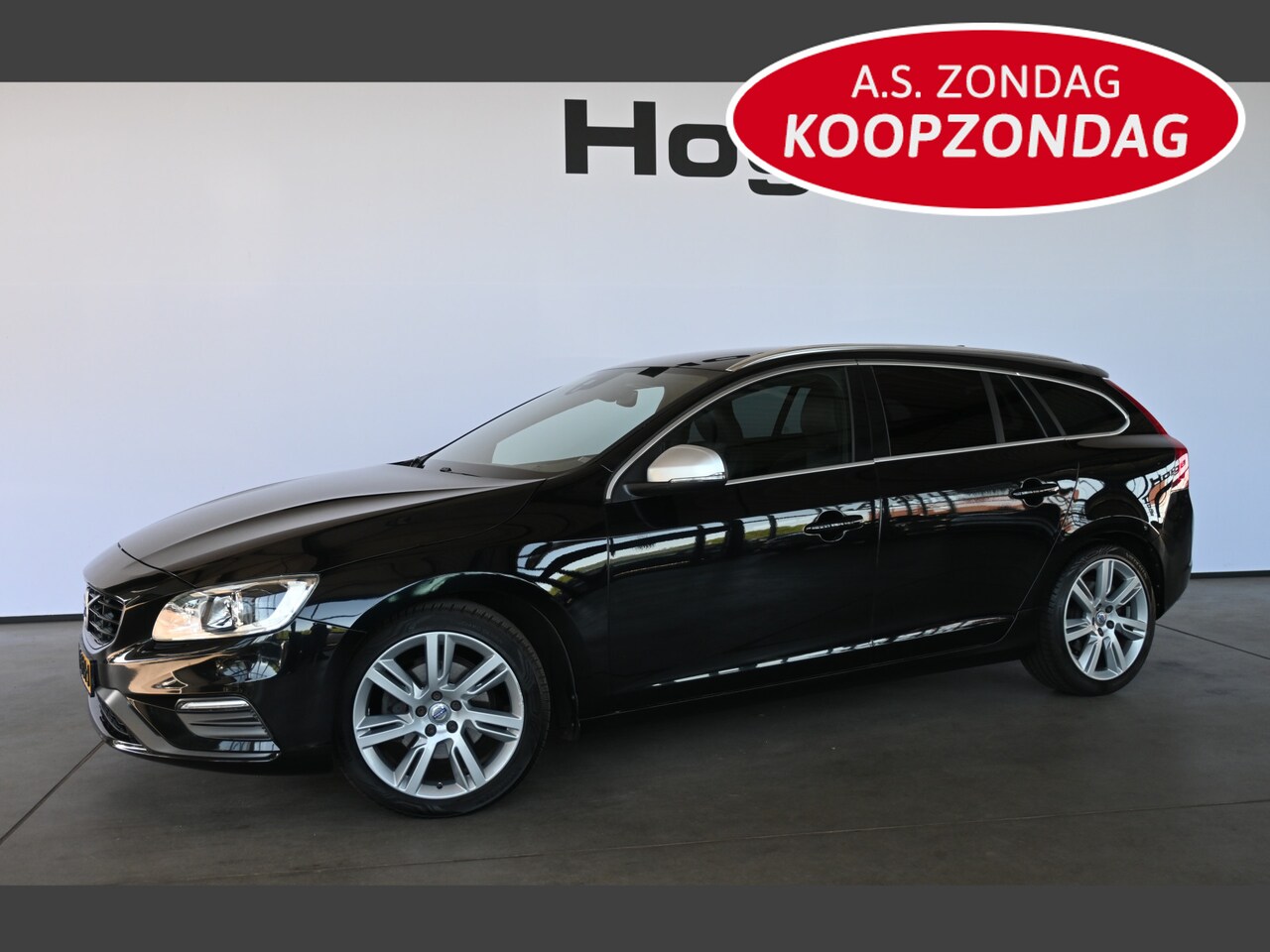 Volvo V60 - 2.0 D3 Nordic R-Design Automaat Clima Trekhaak Navigatie Cruise control Inruil Mogelijk! - AutoWereld.nl
