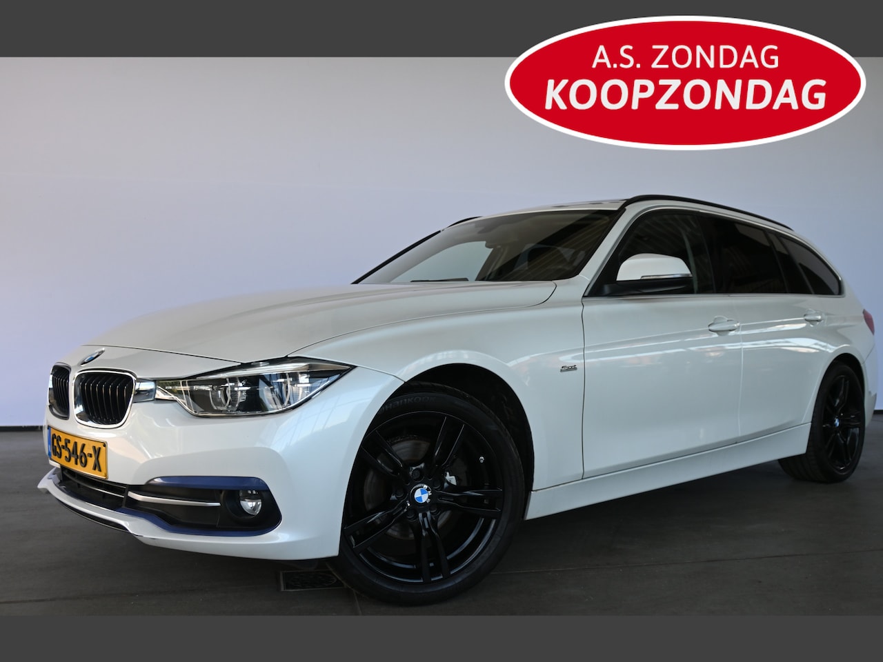 BMW 3-serie Touring - 318i Luxury Clima Navigatie LED Panoramadak 18'Inch Goed Onderhouden! Inruil Mogelijk! - AutoWereld.nl
