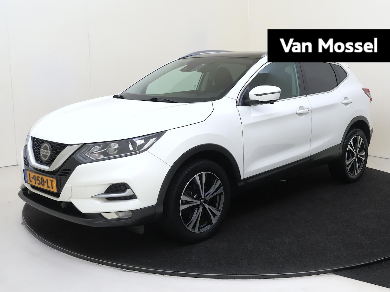 Nissan Qashqai - 1.3 DIG-T Design Edition | Navigatiesysteem | Achteruitrijcamera - AutoWereld.nl