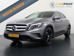 Mercedes-Benz GLA-Klasse - 200 Prestige Panoramadak ECC Camera Led Trekhaak Stoelverwarming