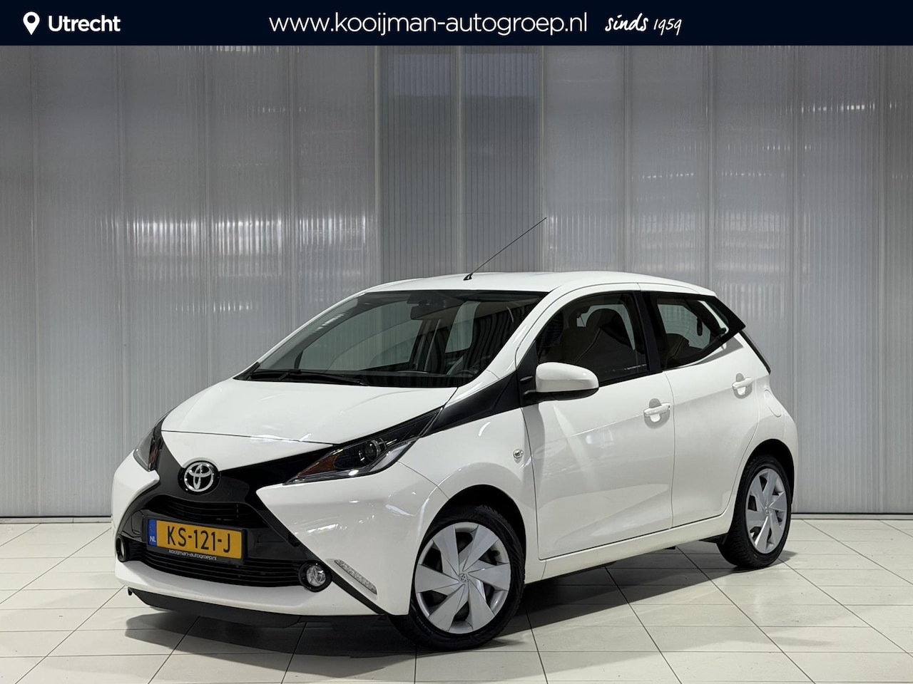 Toyota Aygo - 1.0 VVT-i x-play | Dealer onderhouden | All season banden | - AutoWereld.nl
