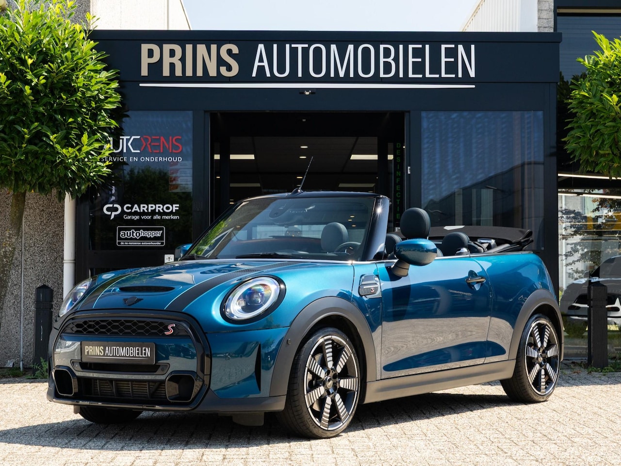 MINI Cabrio - 2.0 Cooper S Sidewalk|H/K|Keyless|Stuurverw|Camera - AutoWereld.nl