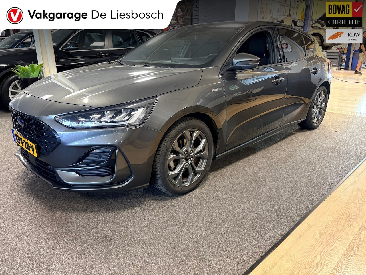 Ford Focus - 1.0 EcoBoost Hybrid ST Line / stuur en stoel verwarming / led - AutoWereld.nl