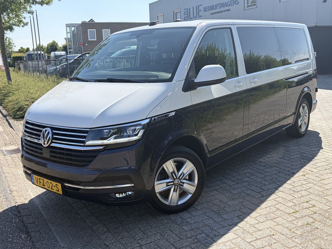 Volkswagen Transporter - T6.1 Bulli 2.0 TDI 146KW E6 DSG7-Automaat L2H1 32 4Motion ✓ camera ✓ navigatie ✓ 2x schuif - AutoWereld.nl