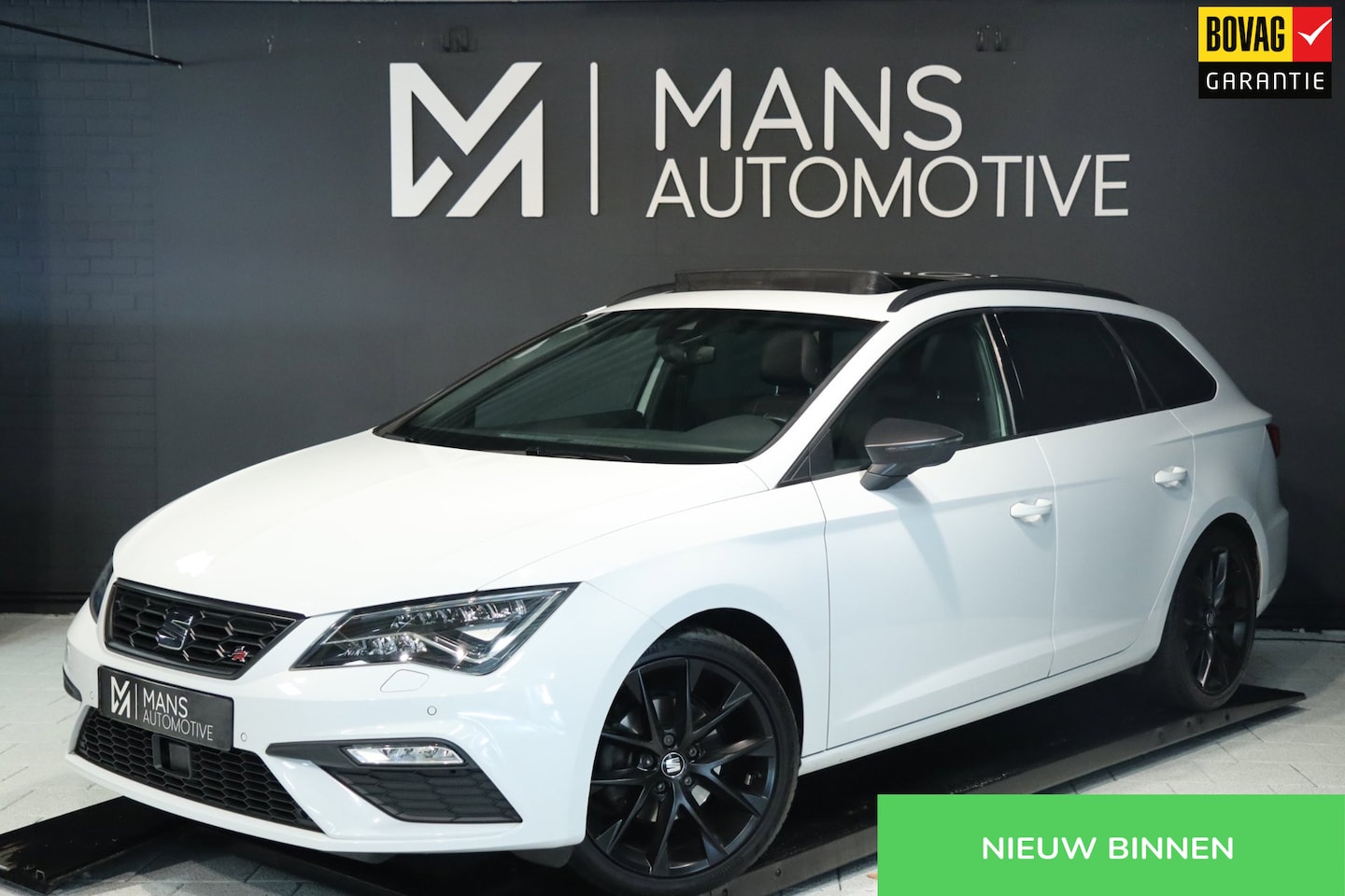 SEAT Leon ST - 1.5 TSI FR Black Edition / PANO / VIRTUAL / ACC / BEATS / CAMERA / STOELVERW - AutoWereld.nl