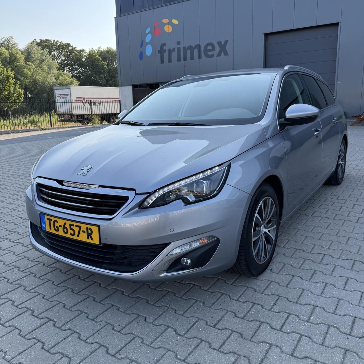 Peugeot 308 SW - 1.2 Allure | Trekhaak | NW DISTRIBUTIE RIEM ! - AutoWereld.nl