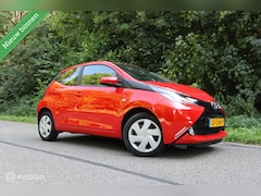 Toyota Aygo - 1.0 VVT-i x-play | Camera | Carplay | ESP | NAVI