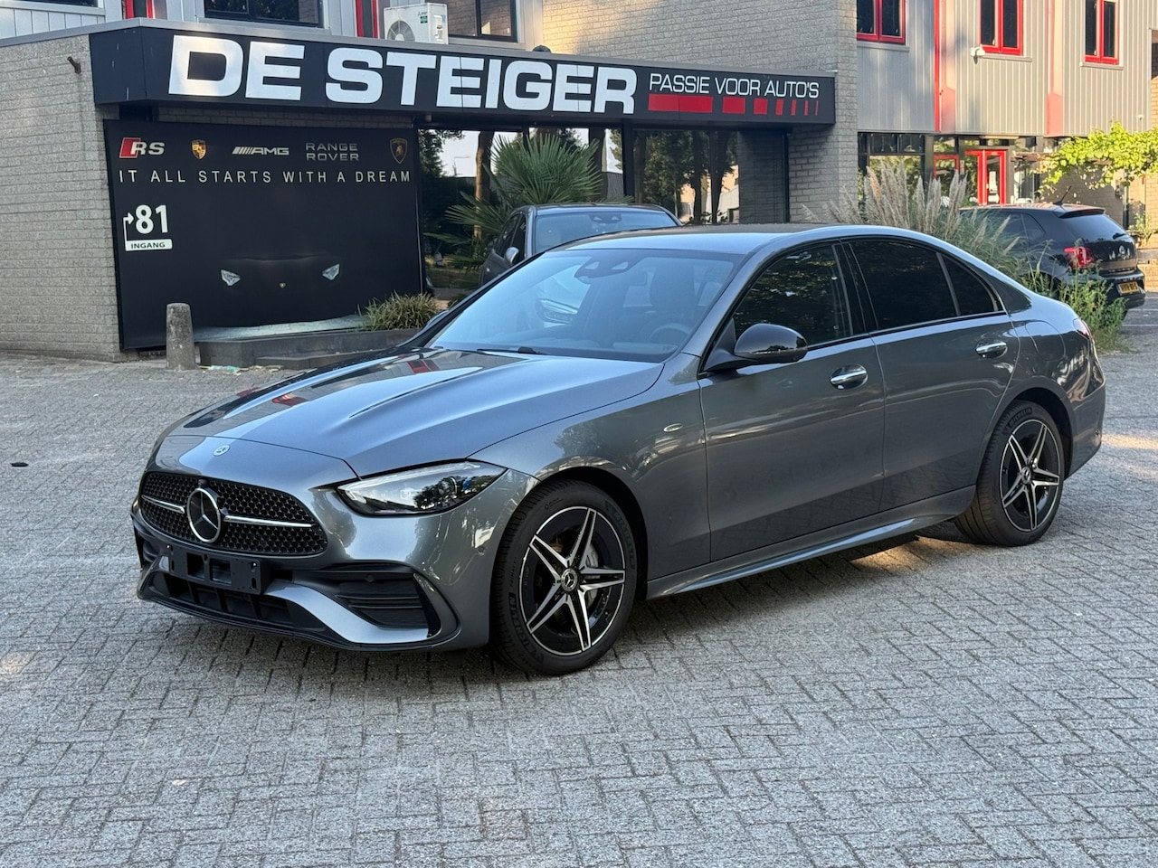Mercedes-Benz C-klasse - 300 e AMG Memory Distronic Massage Digital Sfeer 360 Lage km - AutoWereld.nl
