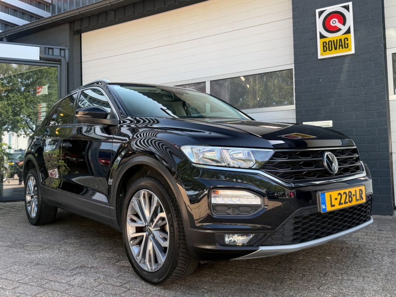 Volkswagen T-Roc - 1.5 TSI Style Bns - AutoWereld.nl