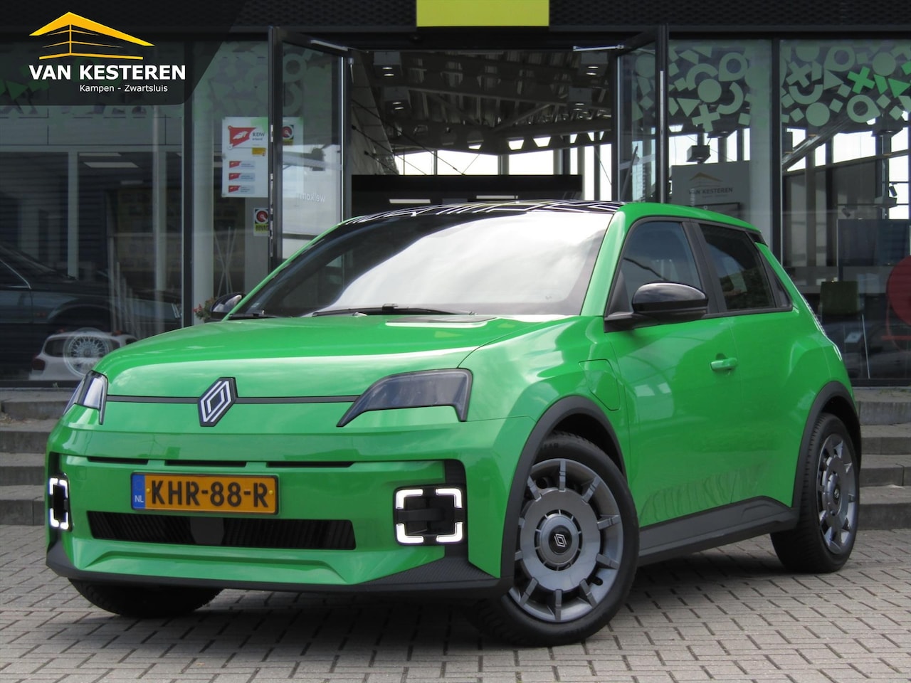 Renault 5 - 40kWh 120pk urban range Evolution / Pack Winter / All Weather Banden / Dakstriping - AutoWereld.nl