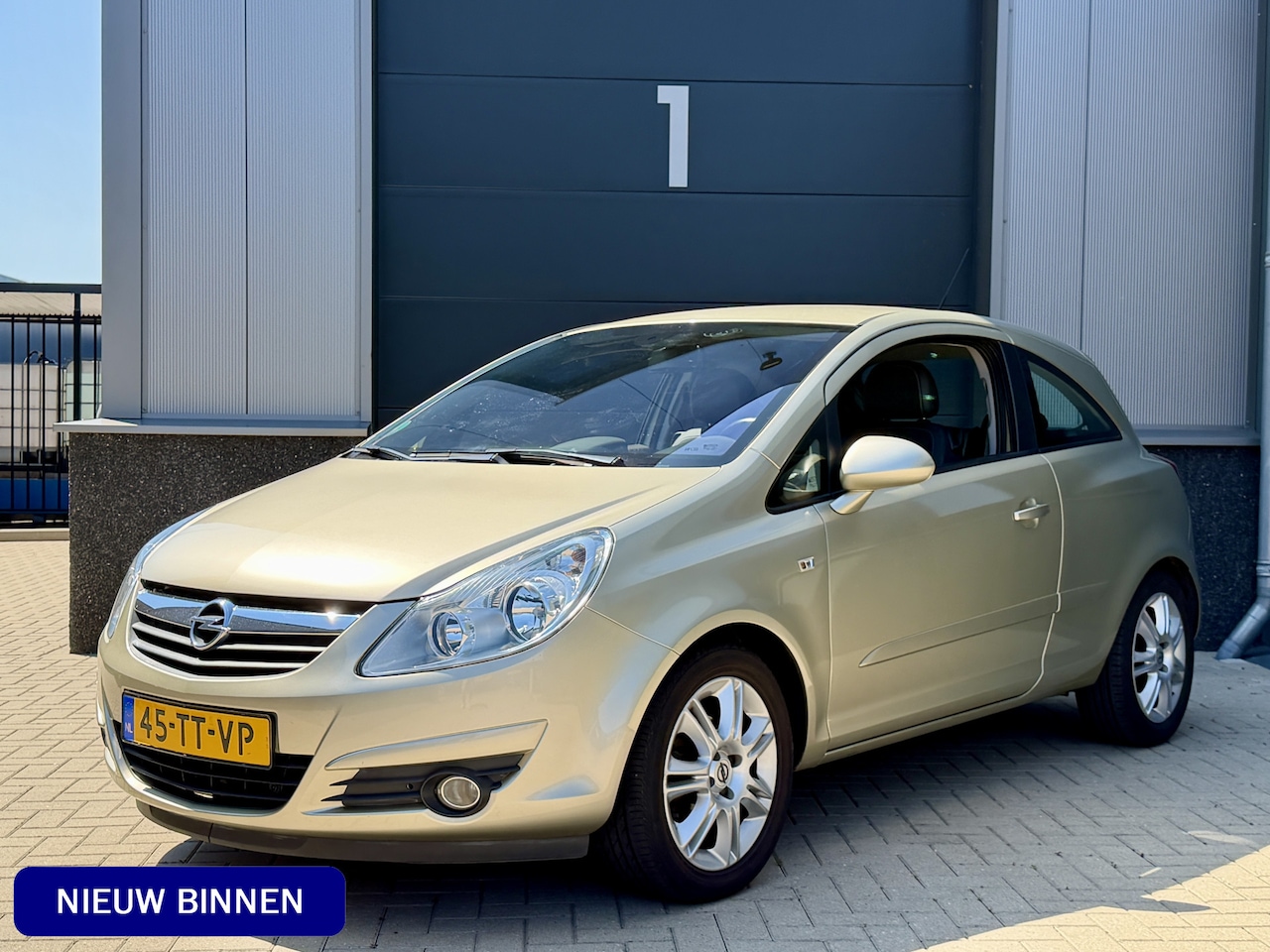 Opel Corsa - 1.2-16V Cosmo *1/2 Leder* Afneembare Trekhaak / Cruise Control / ECC Clima / Org.NL! / 16" - AutoWereld.nl