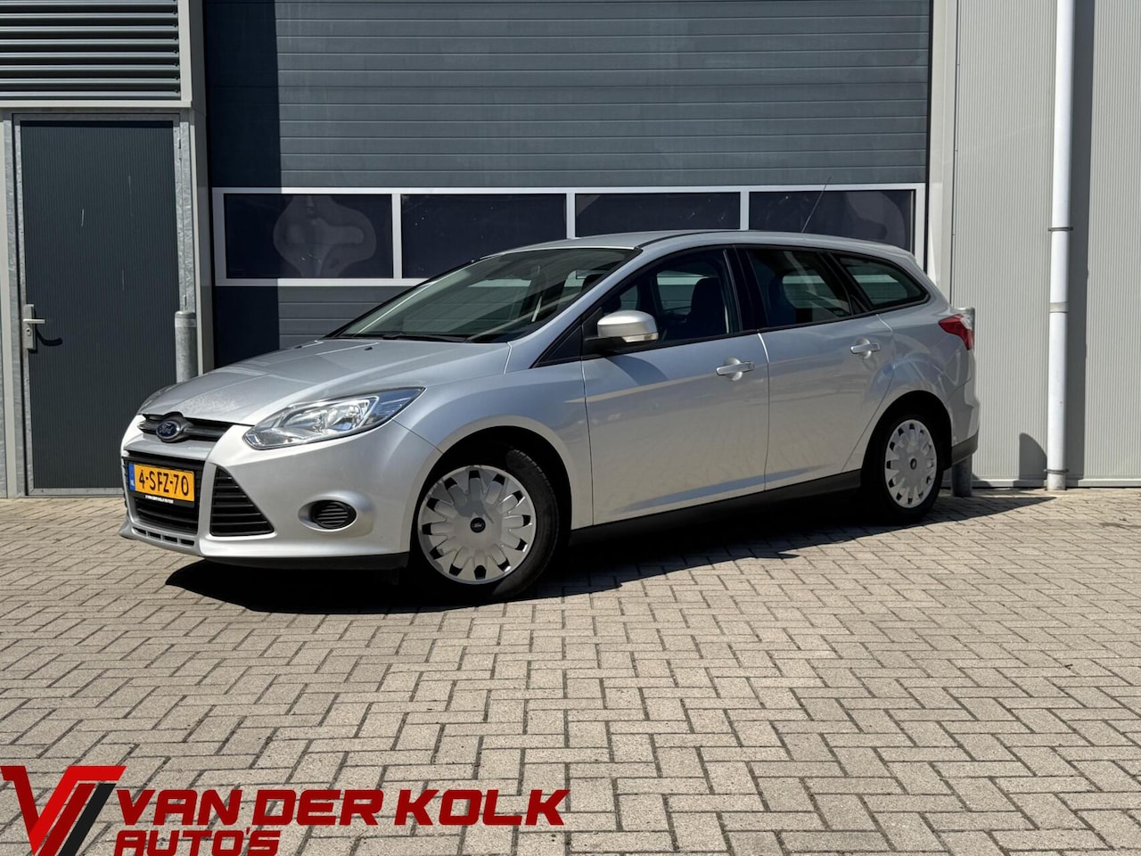 Ford Focus Wagon - 1.6 TDCI ECOnetic Lease Trend | Airco | Cruise | Trekhaak | Sensoren - AutoWereld.nl