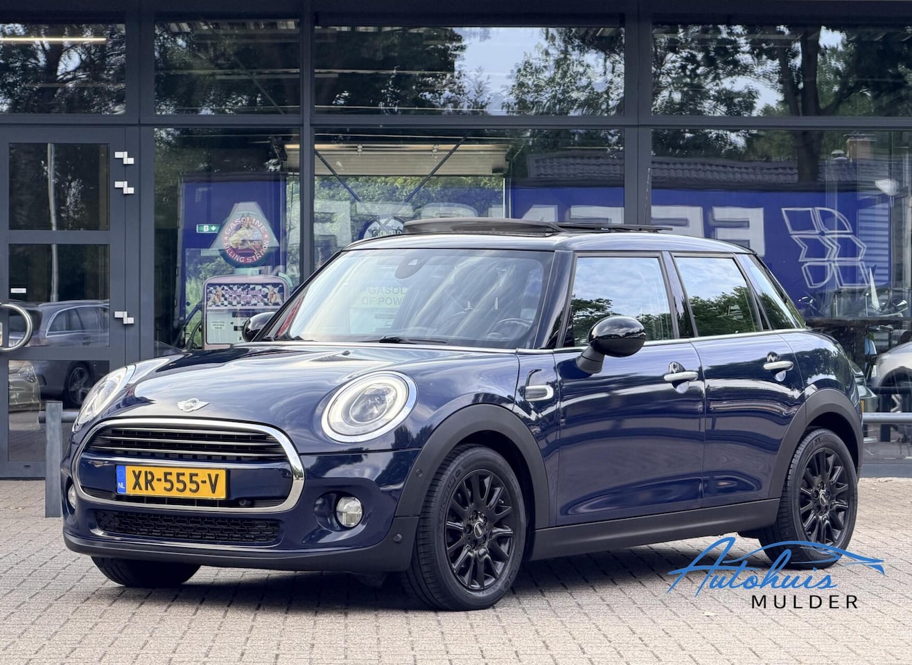 MINI 5-Deurs - 1.5 Cooper Chili Business | Automaat | Pano | Leer | Navi | Harman/Kardon | Xenon - AutoWereld.nl