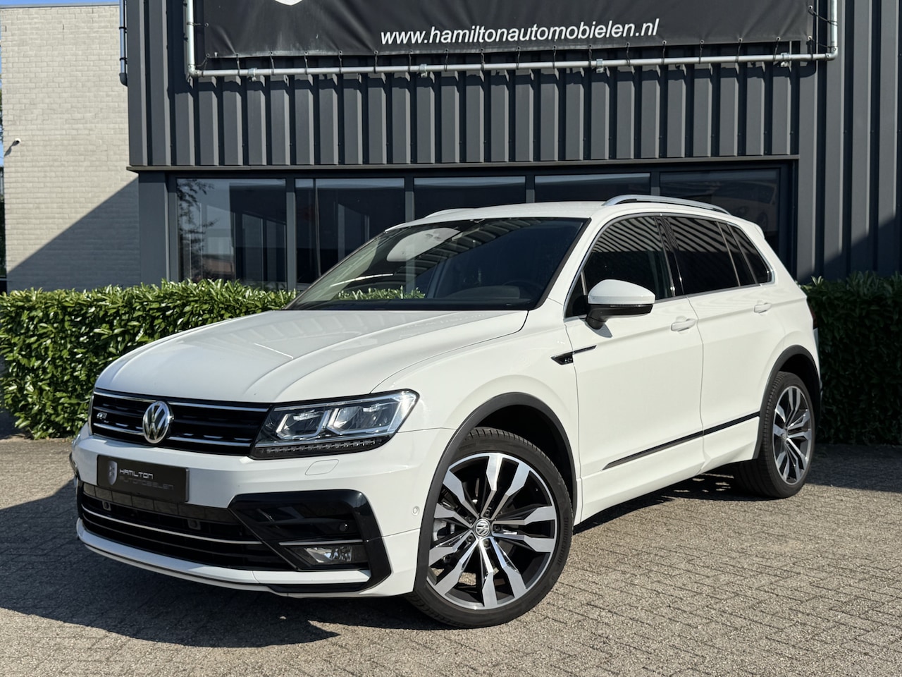 Volkswagen Tiguan - 2.0 TDI 240pk Bit. DSG / Aut. 4Motion R-Line Highline Led Matrix Virtual Trekaak 141dkm!! - AutoWereld.nl
