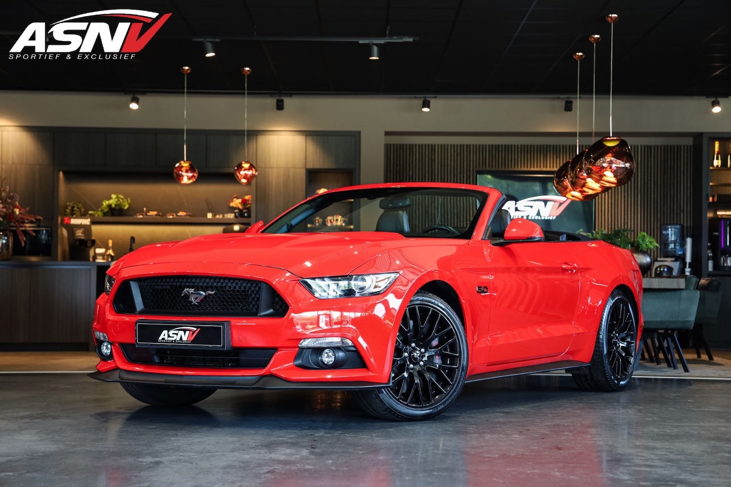 Ford Mustang Convertible - 5.0 GT 5.0 GT, 422 PK, Navigatie/Grootbeeld/Sync, Stoelventilatie, Camera, Xenon, Race/Red, Black - AutoWereld.nl