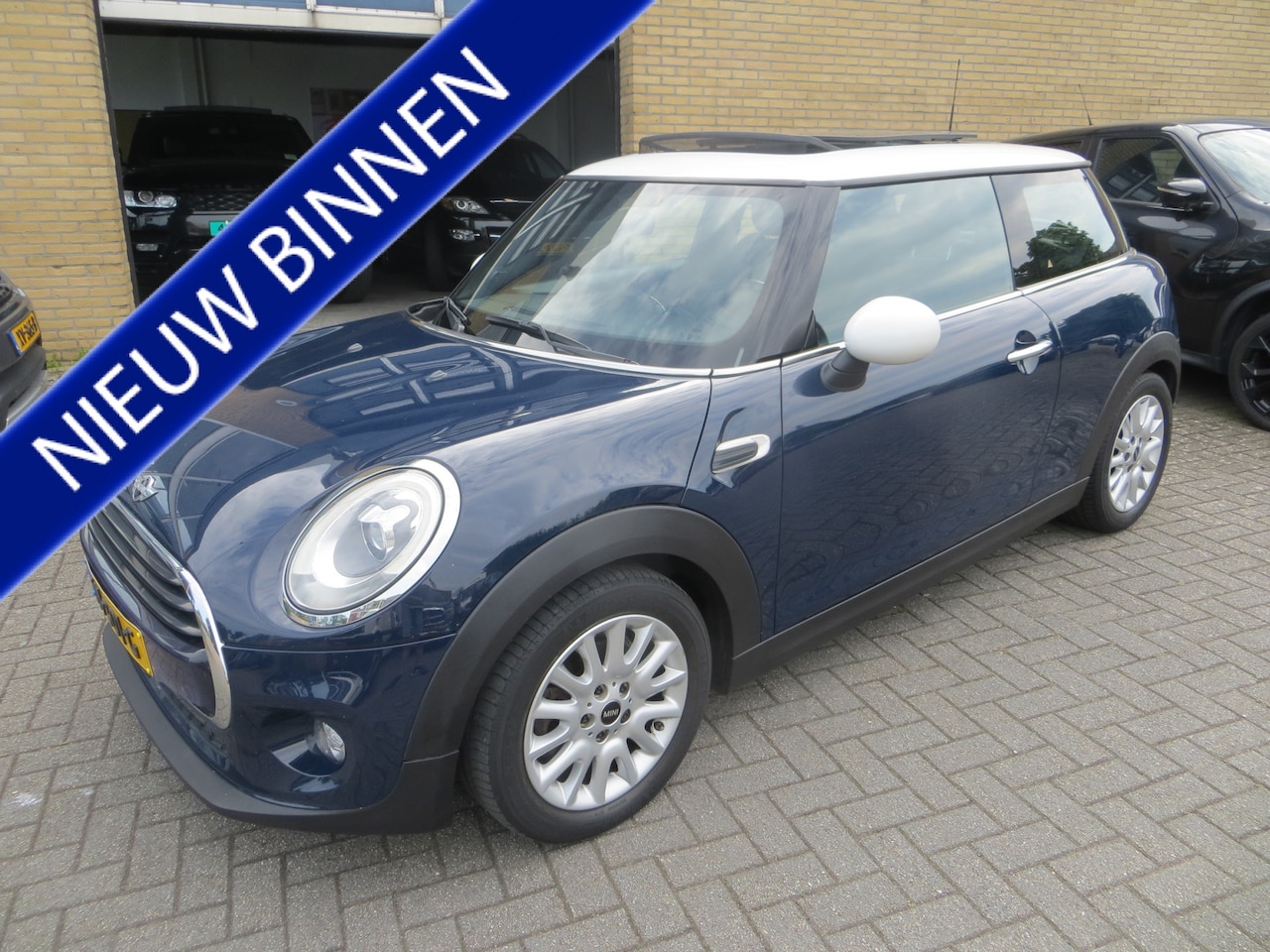 MINI 3-Deurs - 1.5 Cooper Chili Serious Business NAVI-PANO-CLIMA-NEDERL!! - AutoWereld.nl