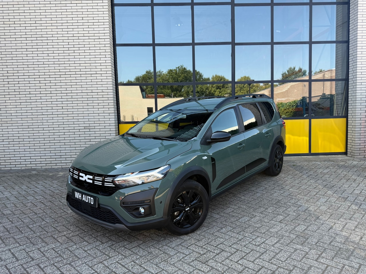 Dacia Jogger - 1.6 Hybrid 140 Extreme 7p. 1.6 Hybrid 140 Extreme 7p. - AutoWereld.nl
