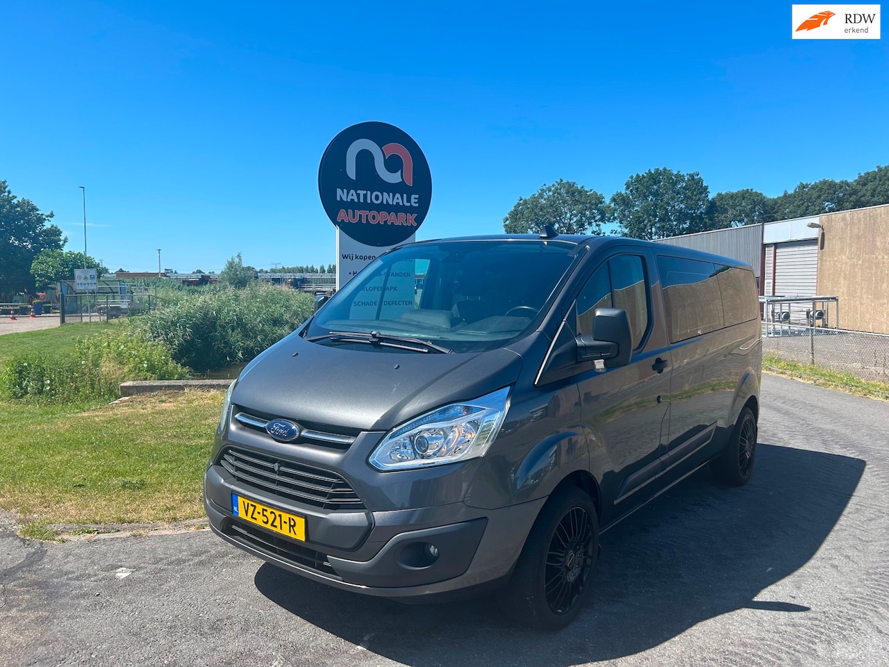 Ford Transit Custom - | 2016 | 290 2.2 TDCI L2H1 Ambiente DC | Top onderhouden - AutoWereld.nl