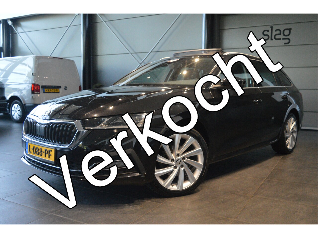 Skoda Octavia Combi - 2.0 TDI Style navi pano camera trekhaak 18 inch 150 pk !! - AutoWereld.nl