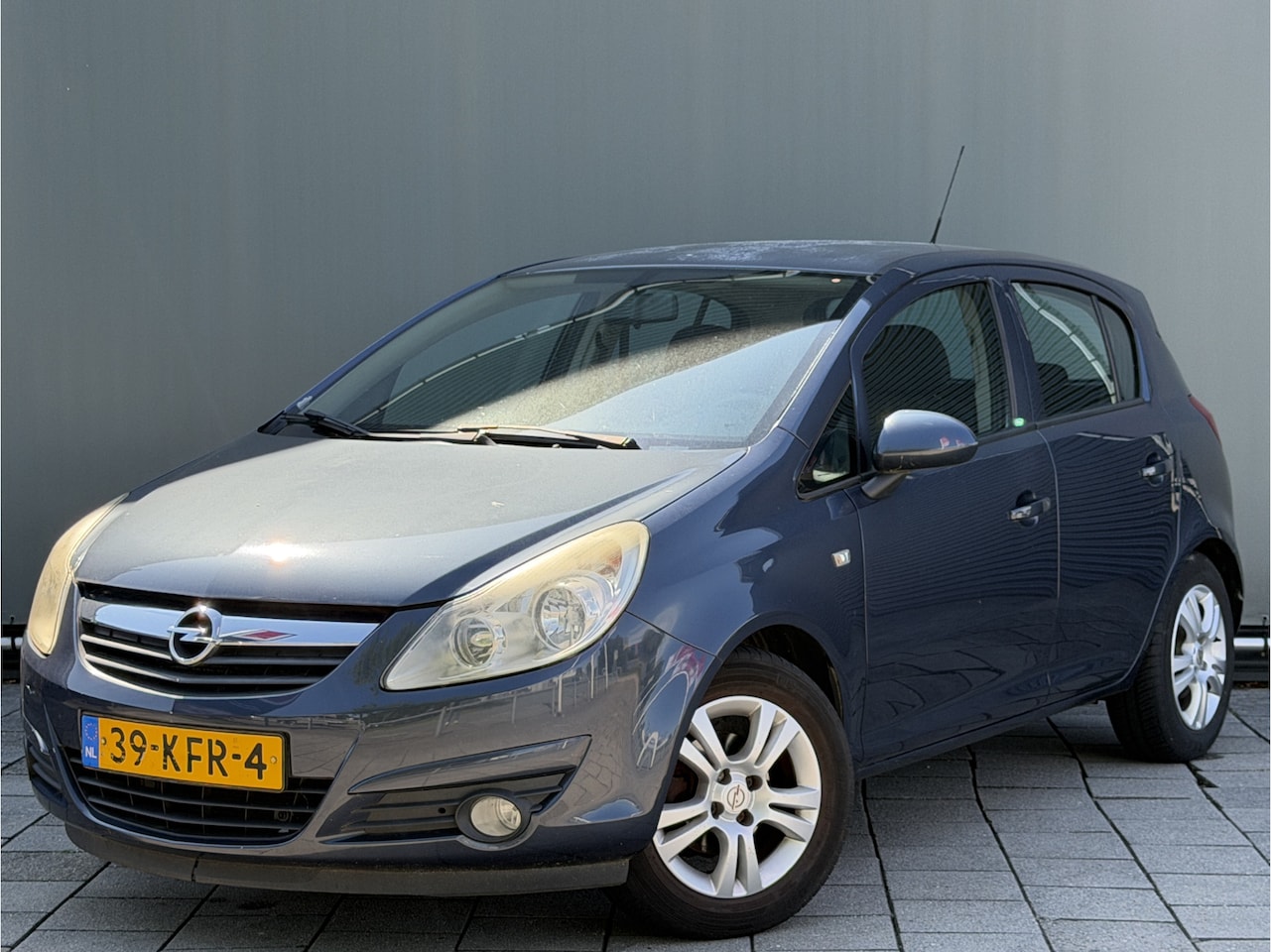 Opel Corsa - BWJ 2009 1.4-16V 90PK Enjoy 5 DRS. TREKHAAK | AIRCO | CRUISE | LICHTMETAAL | EL PAKKET | R - AutoWereld.nl