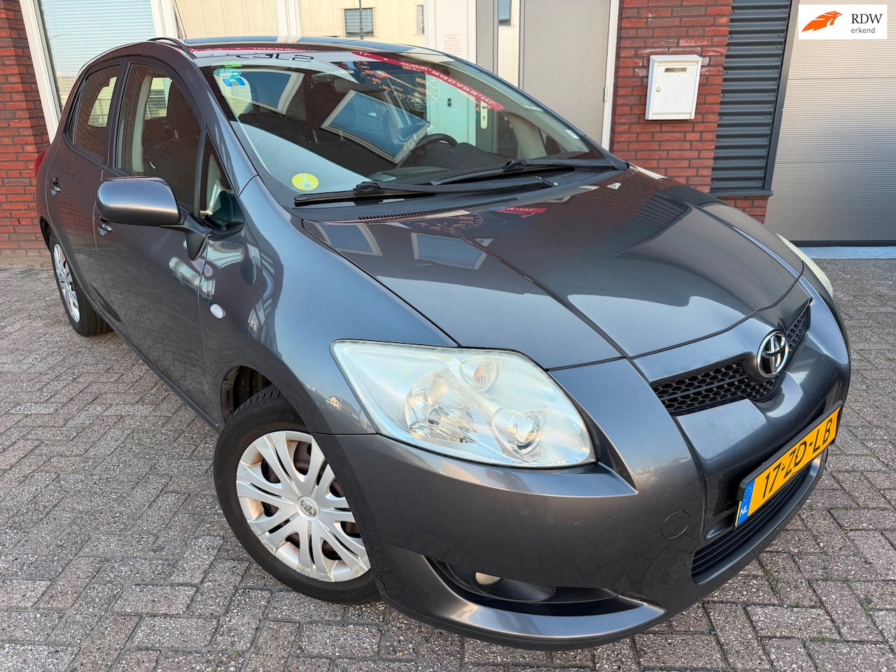 Toyota Auris - 1.6-16V Sol / Navi / Clima / 5DRS / NAP - AutoWereld.nl