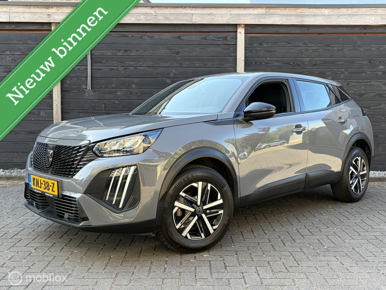 Peugeot 2008 - Allure Full map nav / carplay / camera 360 / 27.907 KM!! - AutoWereld.nl