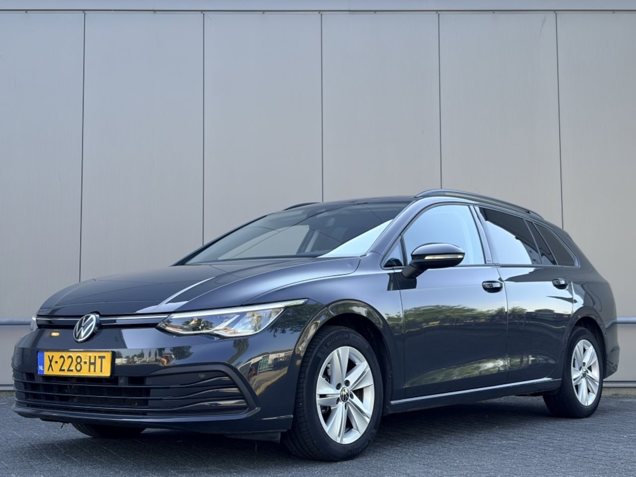 Volkswagen Golf Variant - 1.5 eTSI - automaat - nap! - airco - cruise - camera - - AutoWereld.nl