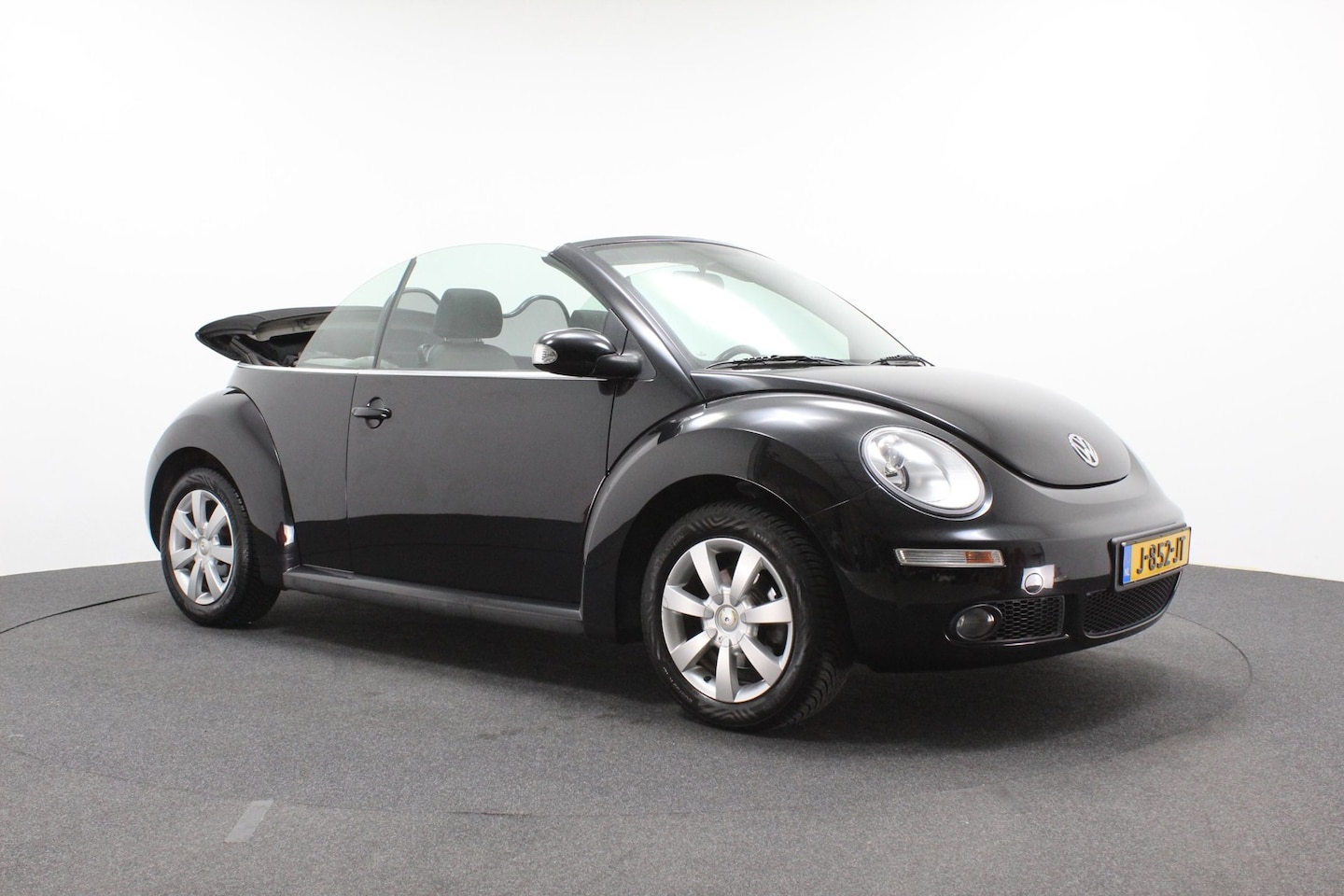 Volkswagen New Beetle Cabriolet - 1.6 Trendline| Airco | Nieuwe kap | Zeer goed onderhouden | Stoelverwarming - AutoWereld.nl