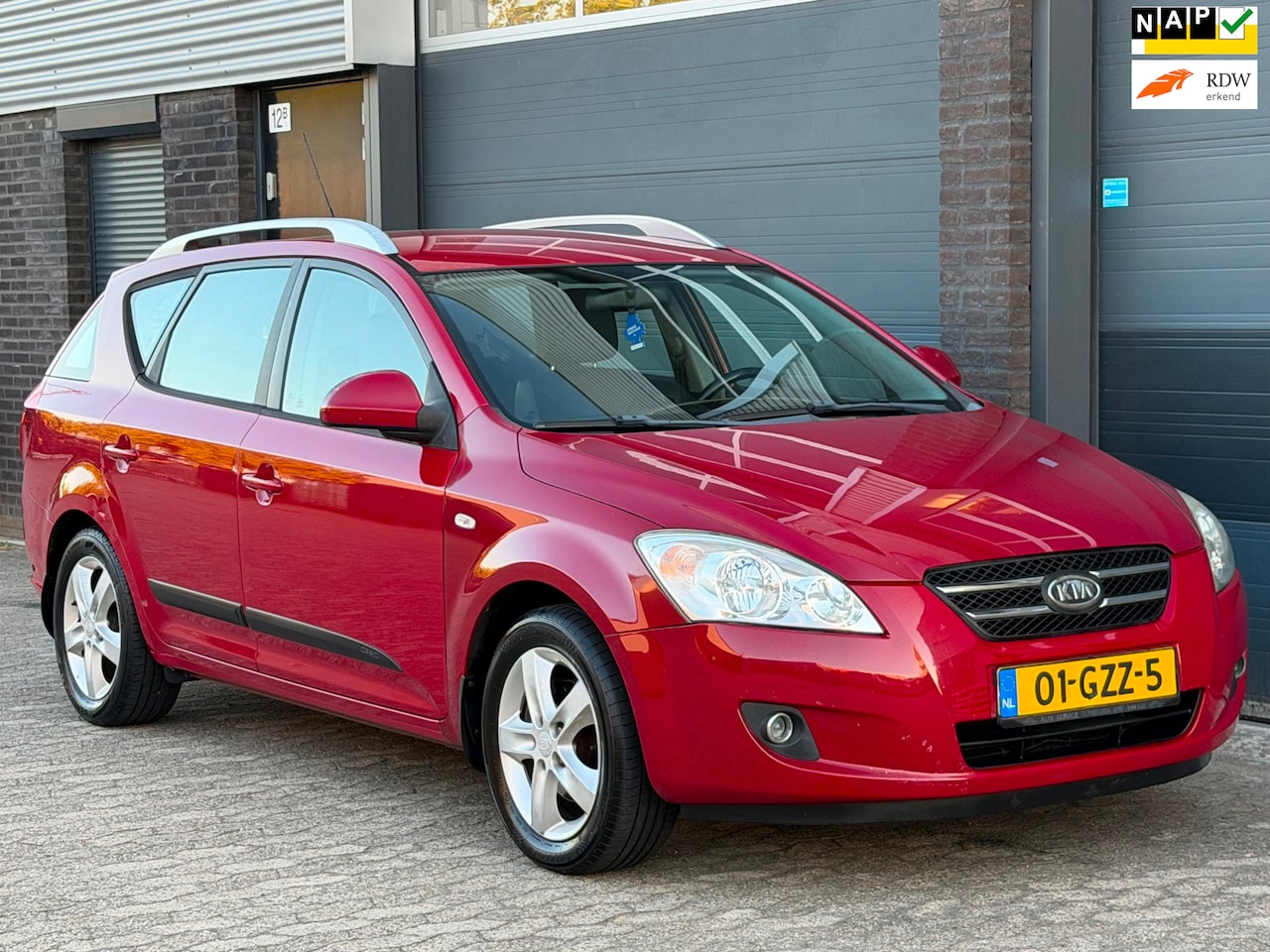 Kia Cee'd Sporty Wagon - 1.6 Business Edition AIRCO APK CRUISE PDC TREKHAAK - AutoWereld.nl